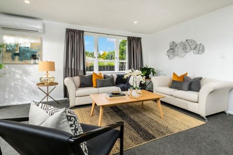Photo of property in 48 Waimumu Road, Massey, Auckland, 0614