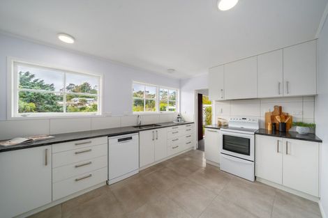 Photo of property in 9 Caesars Place, Churton Park, Wellington, 6037