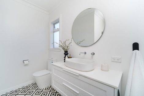 Photo of property in 37 Miro Street, Takaro, Palmerston North, 4410