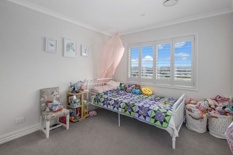 Photo of property in 30 Grumman Lane, Newlands, Wellington, 6037