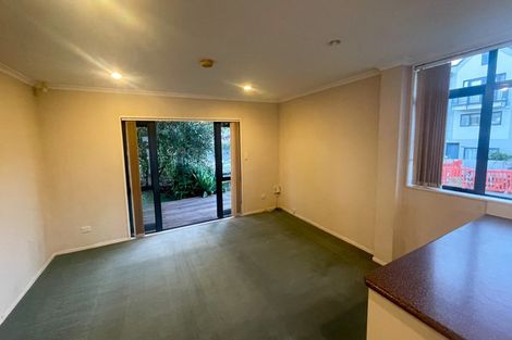 Photo of property in Tuscany Way, 22/3 Ambrico Place, New Lynn, Auckland, 0600
