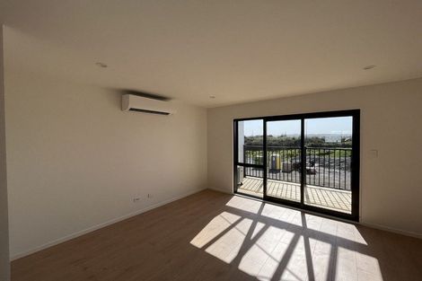 Photo of property in 5 Mataitai Road, Hobsonville, Auckland, 0618