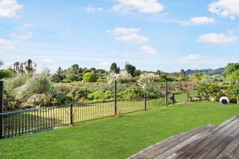Photo of property in 100 Estuary View, Whangamata, 3620