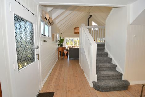 Photo of property in 6 Kendale Drive, Leigh, 0985