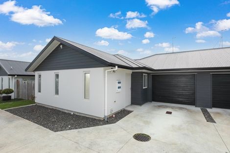 Photo of property in 28u3 Heath Street, Saint Andrews, Hamilton, 3200