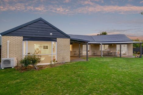 Photo of property in 32 Kirsten Place, Parklands, Christchurch, 8083