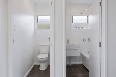 Photo of property in 6 Calgher Avenue, Waitara, 4320