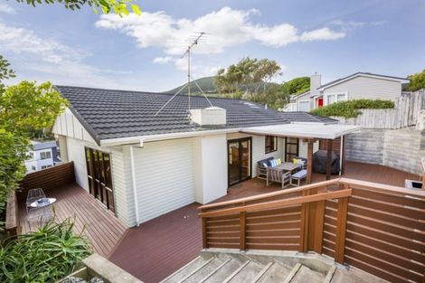 Photo of property in 10 Kowhai Street, Tawa, Wellington, 5028