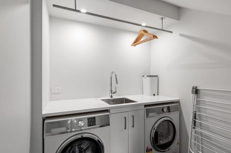 Photo of property in 93 Holly Road, St Albans, Christchurch, 8014