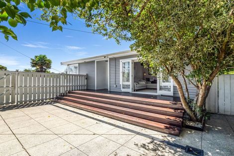 Photo of property in 90 Glendale Road, Glen Eden, Auckland, 0602