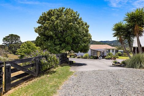 Photo of property in 380 Kaipara Coast Highway, Helensville, Kaukapakapa, 0871