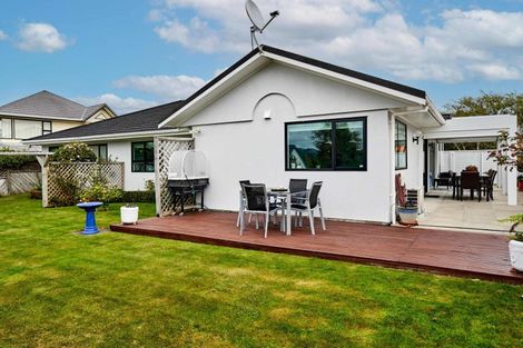 Photo of property in 19 Samwell Drive, Whitby, Porirua, 5024