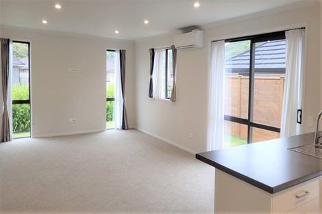 Photo of property in 1 Grapnel Lane, Whitby, Porirua, 5024