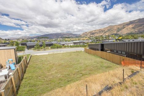 Photo of property in 70 Kirimoko Crescent, Wanaka, 9305