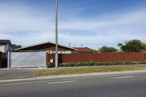 Photo of property in 77 Memorial Avenue, Ilam, Christchurch, 8053