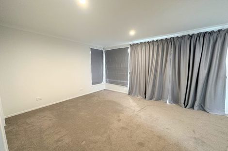 Photo of property in 5 Ussher Place, Pakuranga Heights, Auckland, 2010