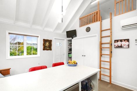 Photo of property in 74 Kiwi Crescent, Tawa, Wellington, 5028