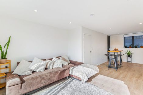 Photo of property in 2/12 Tawa Road, Te Atatu Peninsula, Auckland, 0610