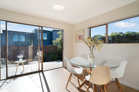 Photo of property in 3/1a Amberley Avenue, Te Atatu South, Auckland, 0610