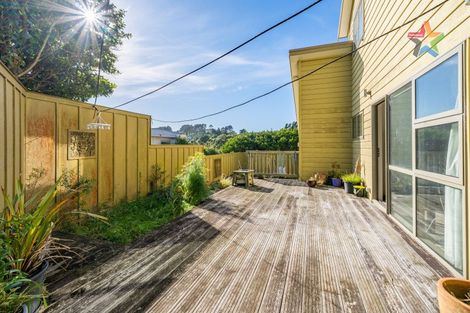 Photo of property in 201 Miromiro Road, Normandale, Lower Hutt, 5010