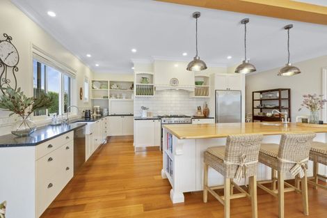 Photo of property in 8b Sampson Avenue, Waiwhakaiho, New Plymouth, 4312