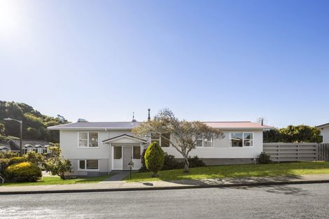 Photo of property in 1 Cranwell Street, Churton Park, Wellington, 6037