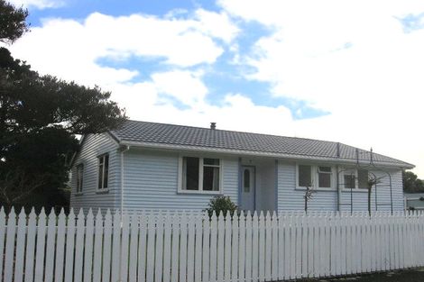 Photo of property in 2 Whakataki Grove, Waiwhetu, Lower Hutt, 5010