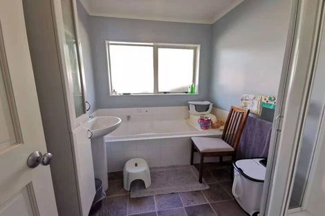 Photo of property in 10 Cressida Close, Rolleston, 7614