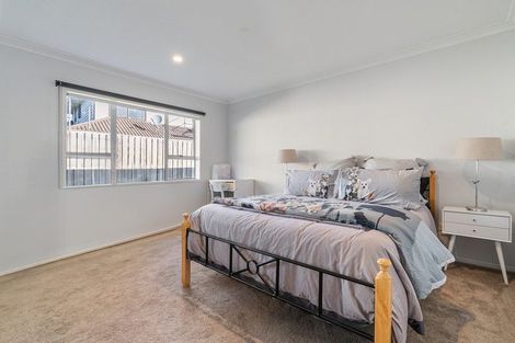 Photo of property in 8 Rarahu Place, The Gardens, Auckland, 2105