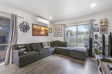 Photo of property in 17 Kora Avenue, Ranui, Auckland, 0612