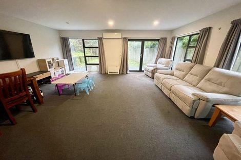 Photo of property in 19 Wantwood Grove, Churton Park, Wellington, 6037