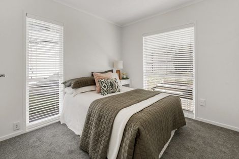 Photo of property in 8 Tuscan Place, Half Moon Bay, Auckland, 2012