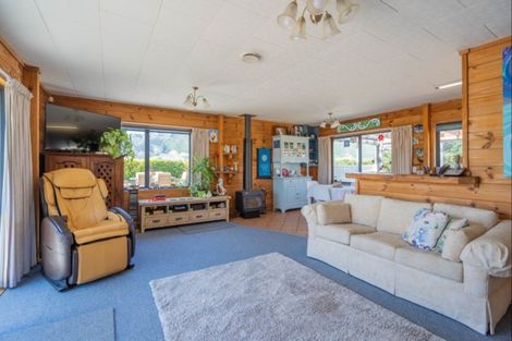 Photo of property in 338 Ngarara Road, Waikanae, 5391