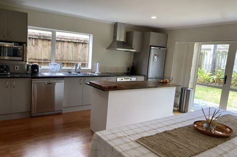 Photo of property in 22 Maypark Crescent, Flat Bush, Auckland, 2016