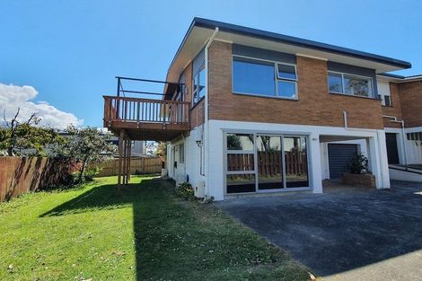 Photo of property in 3/104 East Coast Road, Forrest Hill, Auckland, 0620