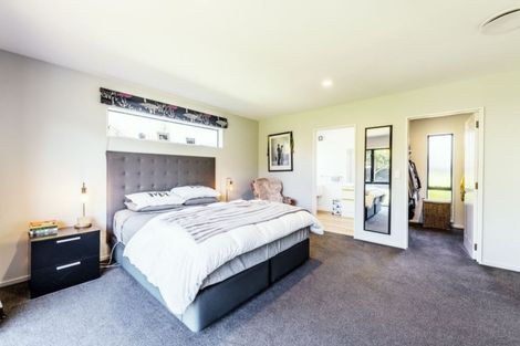 Photo of property in 6 Wiltshire Mews, Avonhead, Christchurch, 8042