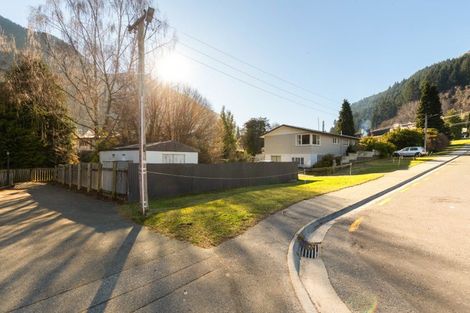 Photo of property in 10 Boundary Street, Arrowtown, 9302