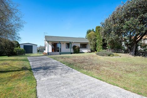 Photo of property in 6 Gibbs Place, Kinloch, Taupo, 3377