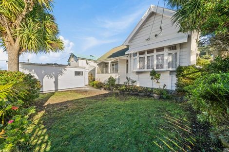 Photo of property in 68 Derwent Street, Island Bay, Wellington, 6023