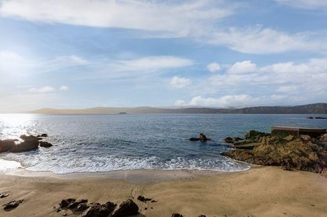 Photo of property in 377a Karaka Bay Road, Karaka Bays, Wellington, 6022