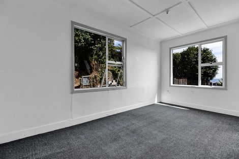 Photo of property in 54 Pioneer Road, Moturoa, New Plymouth, 4310