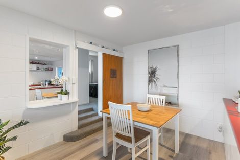 Photo of property in 4 Melandra Road, Stanmore Bay, Whangaparaoa, 0932