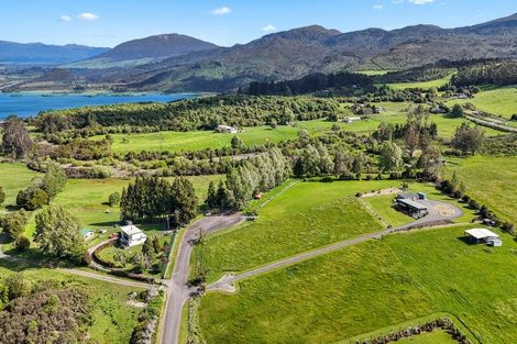 Photo of property in 58 Parerohi Grove, Kuratau, Turangi, 3381