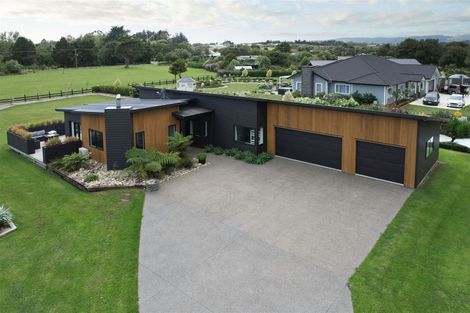 Photo of property in 24 Ivy Lane, Ohau, Levin, 5570
