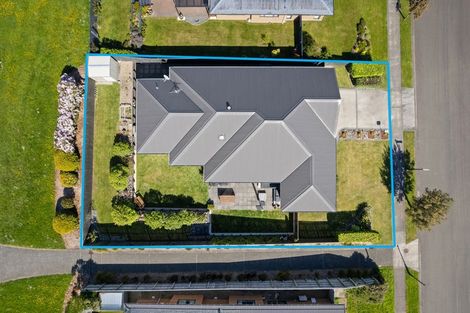 Photo of property in 21 Nelson Avenue, Aotea, Porirua, 5024