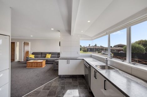 Photo of property in 75 Russley Drive, Mount Maunganui, 3116