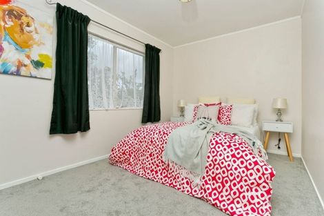 Photo of property in 4 Owl Court, Unsworth Heights, Auckland, 0632