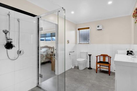 Photo of property in 28 Princes Street, Hawera, 4610