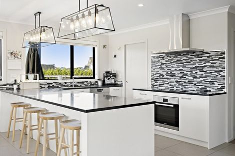 Photo of property in 15 Mike Smith Drive, Cambridge, 3434