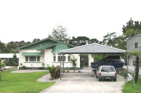 Photo of property in 24 Neptune Avenue, Beach Haven, Auckland, 0626